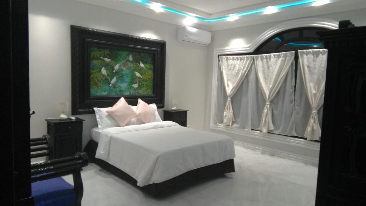 Hotel Villa Antigua San Salvador Esterno foto