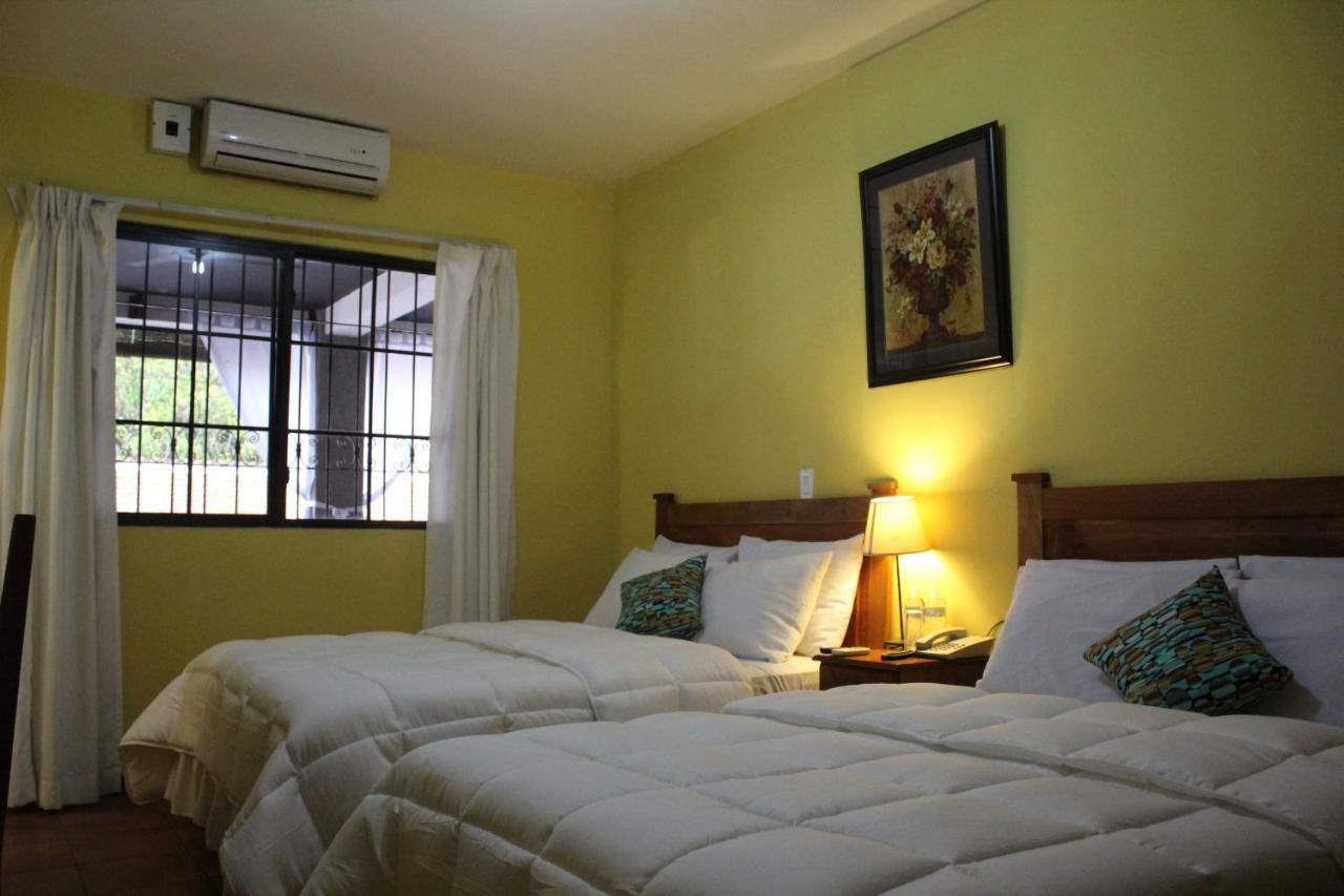 Hotel Villa Antigua San Salvador Esterno foto