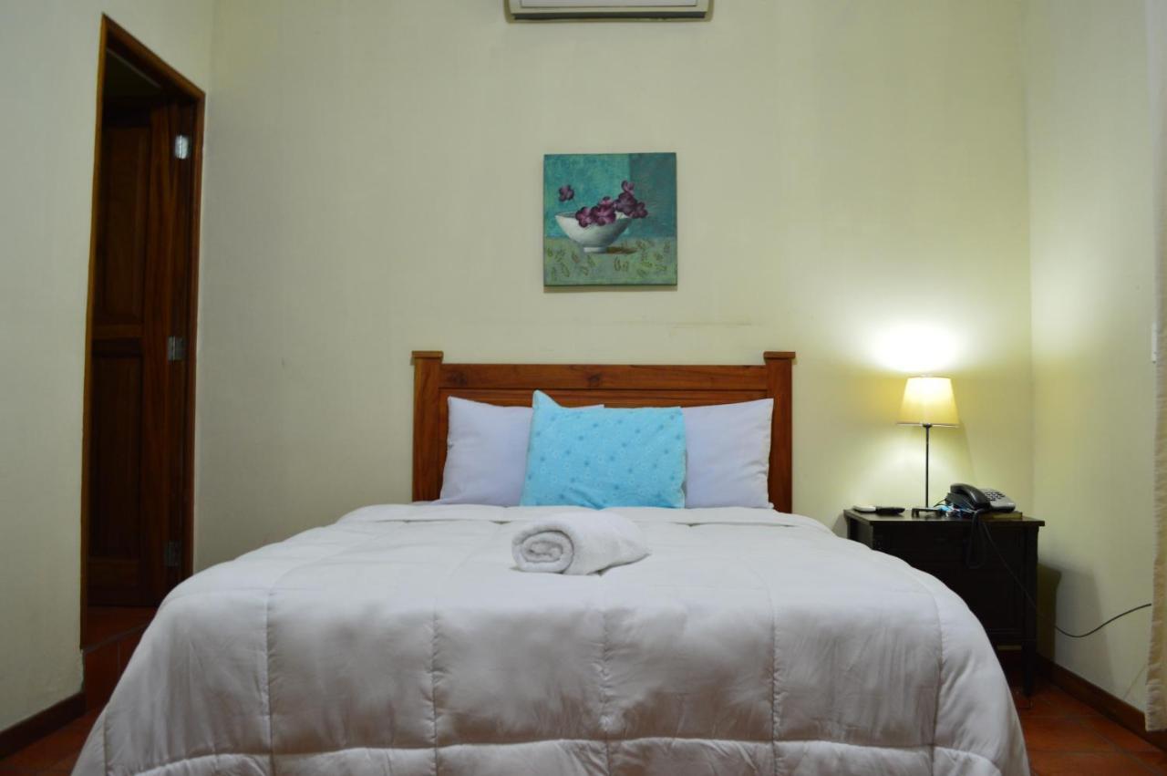 Hotel Villa Antigua San Salvador Esterno foto