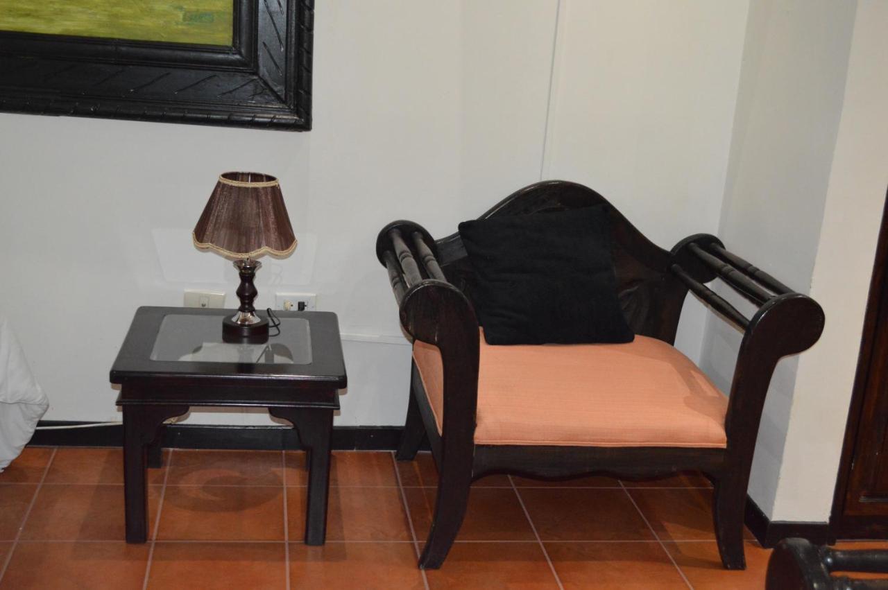 Hotel Villa Antigua San Salvador Esterno foto