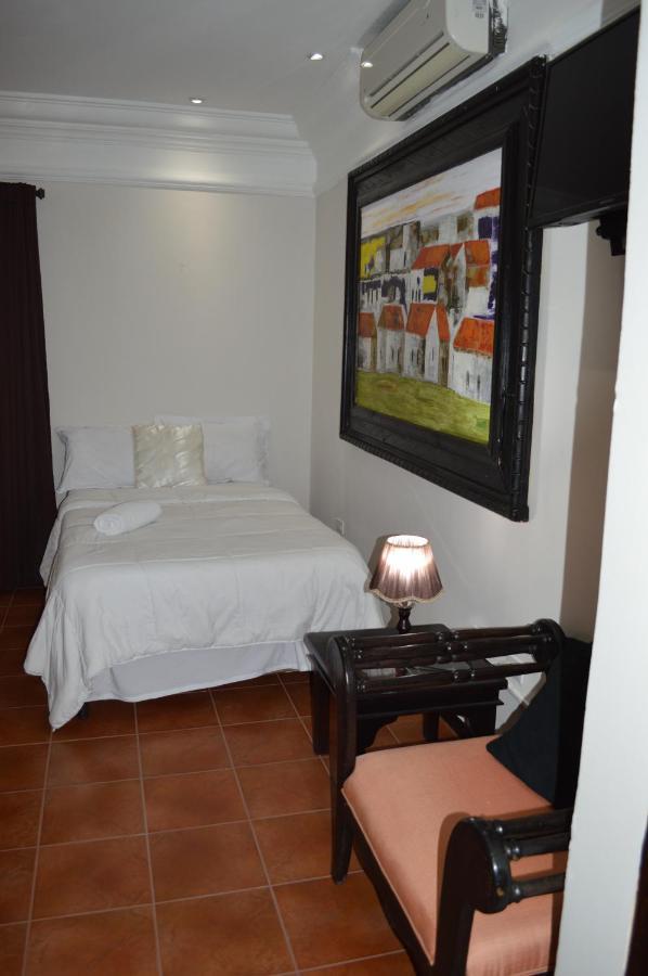 Hotel Villa Antigua San Salvador Esterno foto